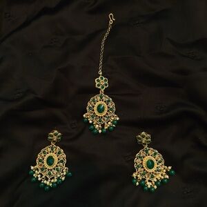 Elegant Gold and Green Jewelry Set